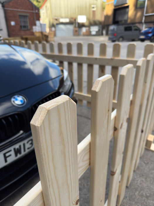 Freestanding Picket Fence Panel 6ft x 3ft Planed Smooth Event fencing